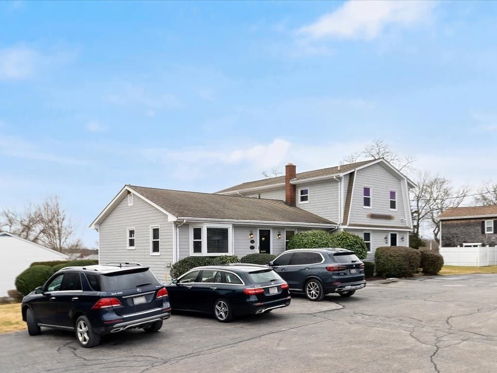 810 Wilbur Avenue photo 3