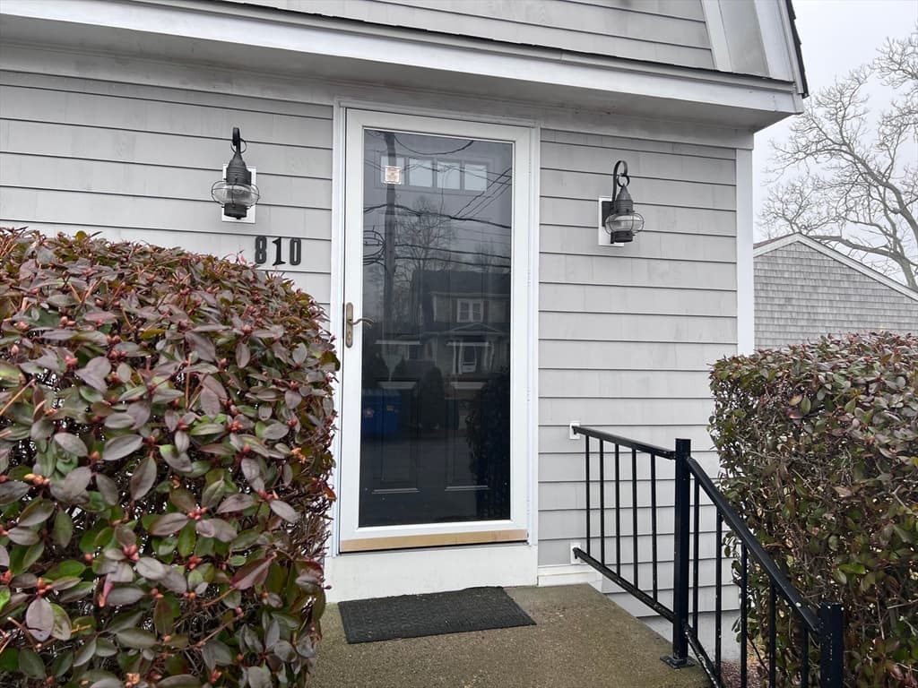 810 Wilbur Avenue photo 5