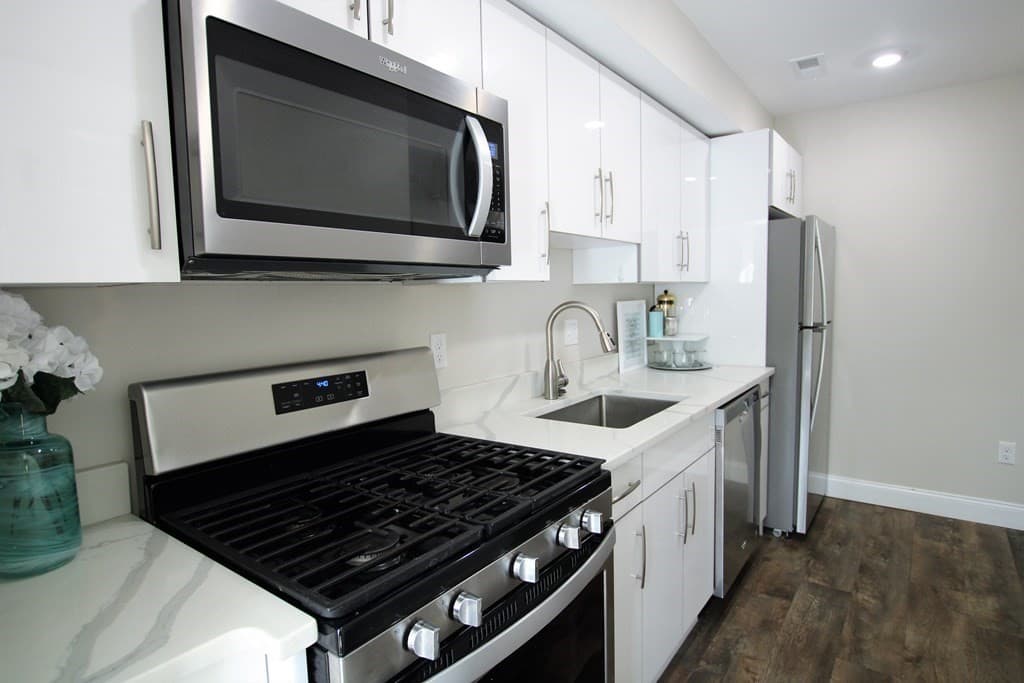 59 Strathmore Rd. #1 photo 4