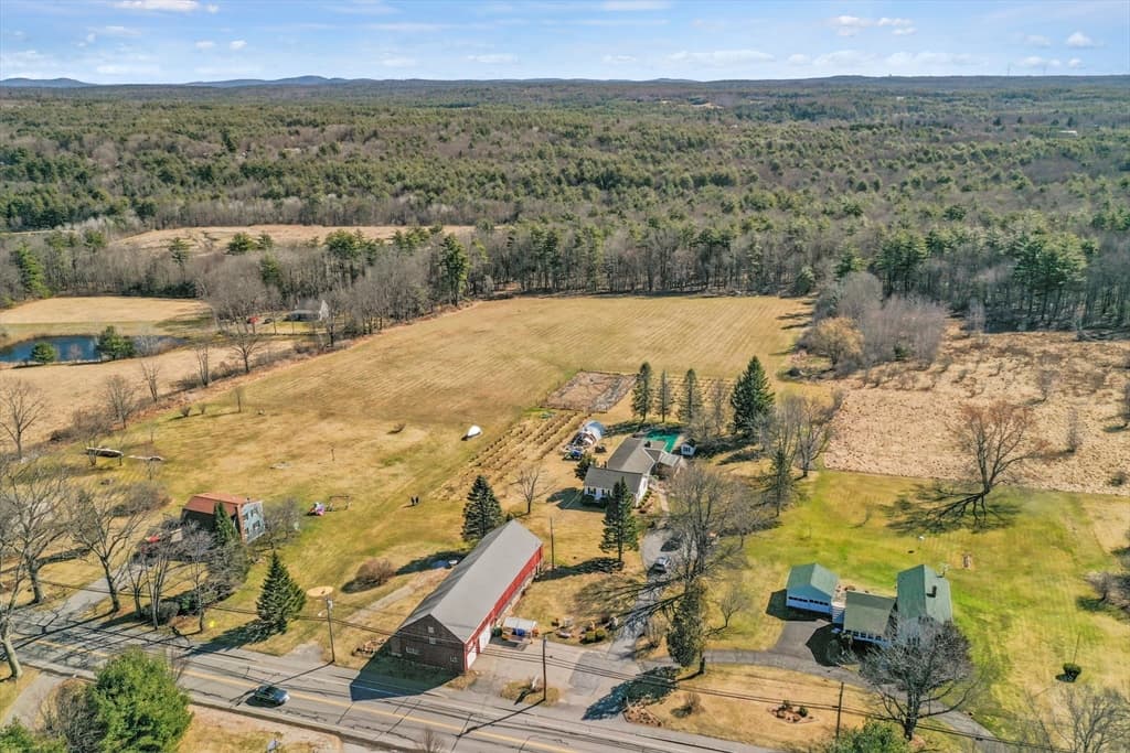 569 Baldwinville Rd