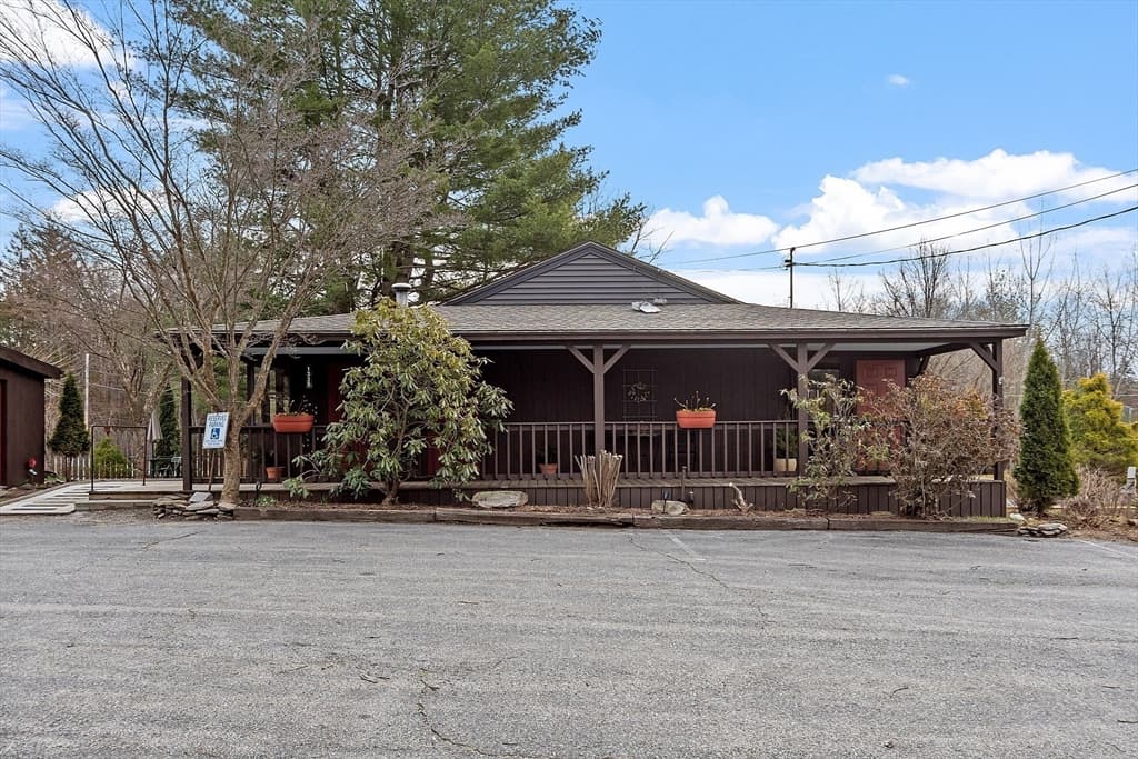 1335 Massachusetts Ave photo 2
