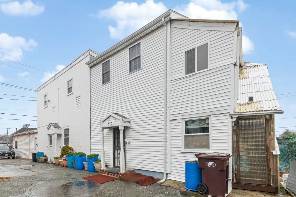 219 North Ave