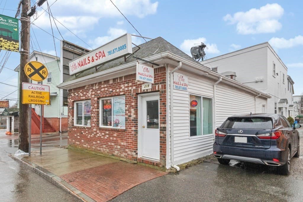 219 North Ave photo 4