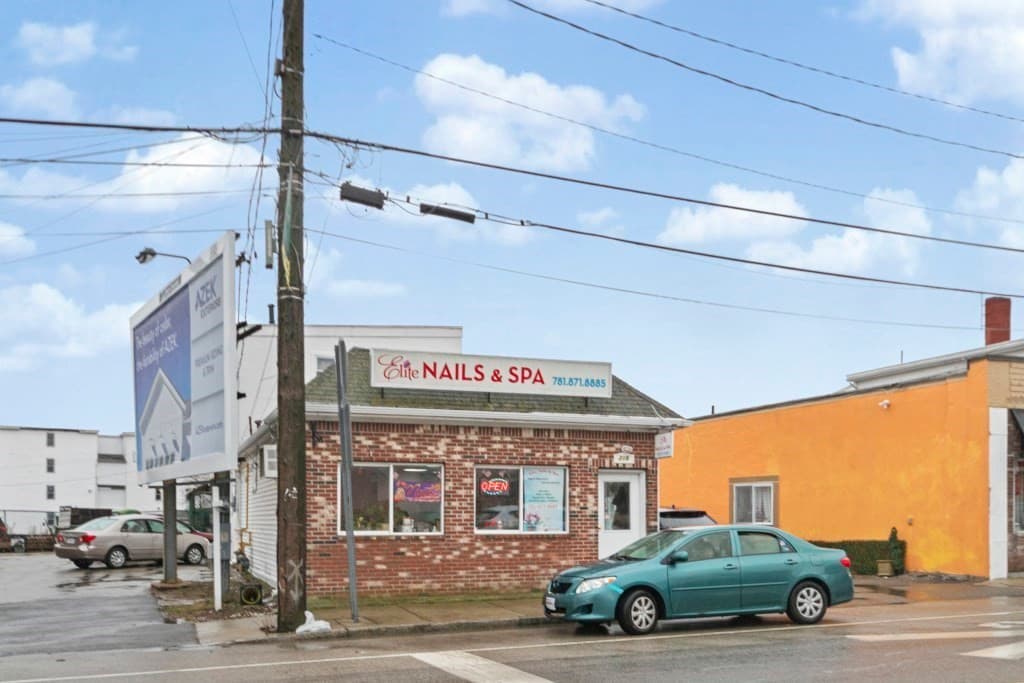 219 North Ave photo 2