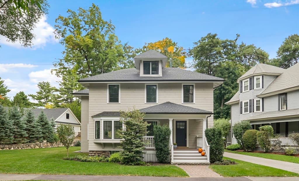 29 Hawthorne Ave photo 2
