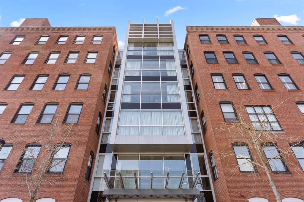 21 Wormwood St #616