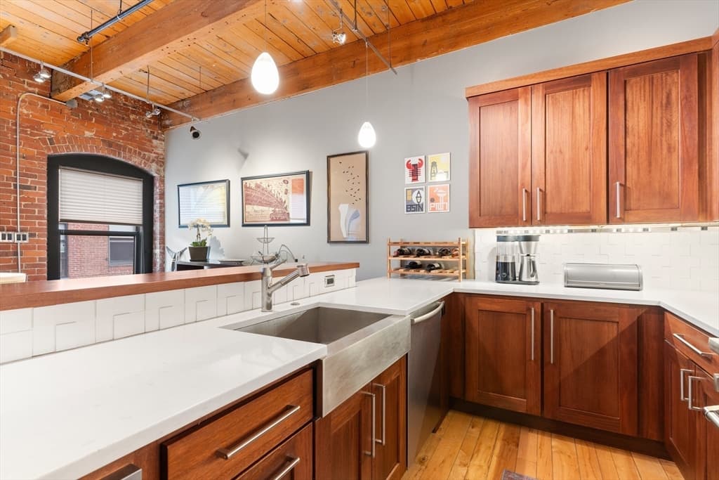 21 Wormwood St #616 photo 5