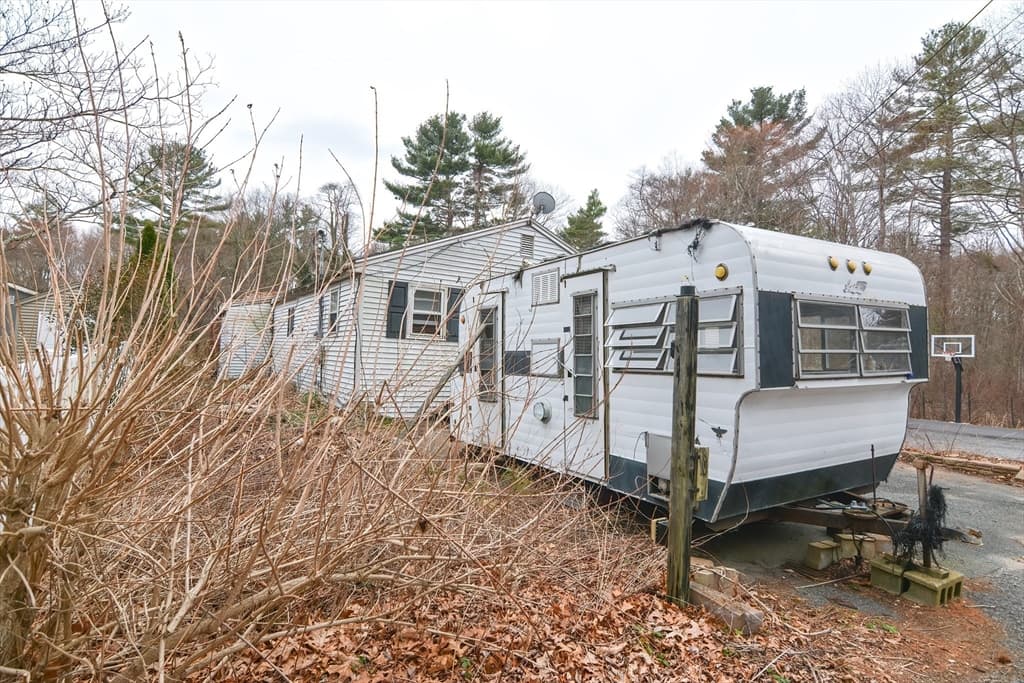 12 Sylvan Rd photo 2