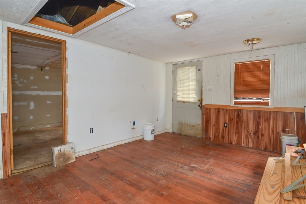 12 Sylvan Rd photo 5