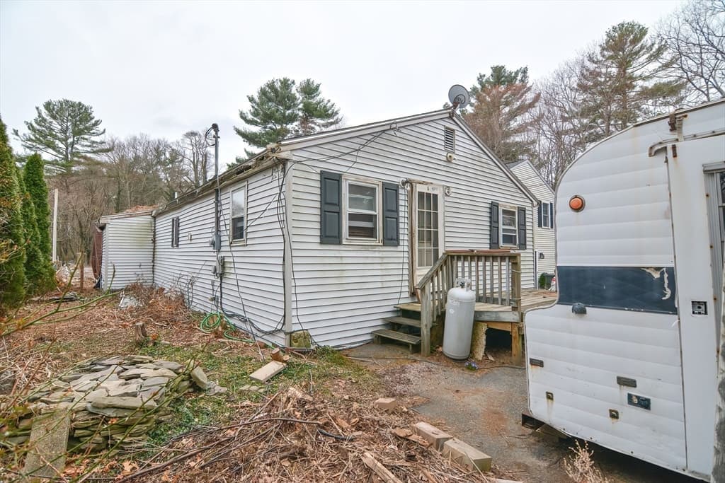 12 Sylvan Rd photo 4