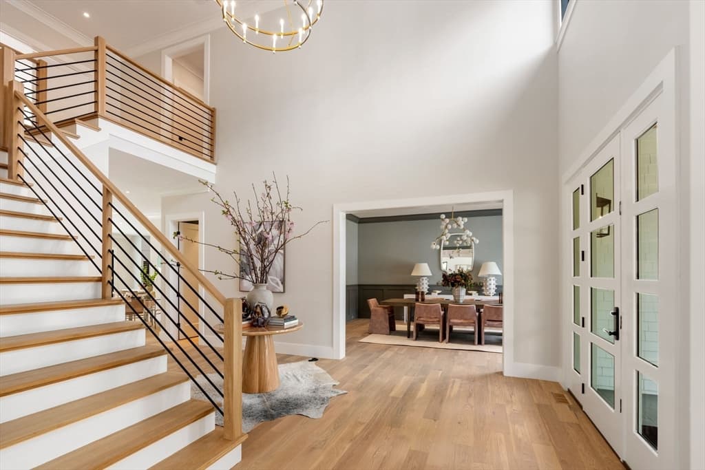 211 Stratford Road photo 2