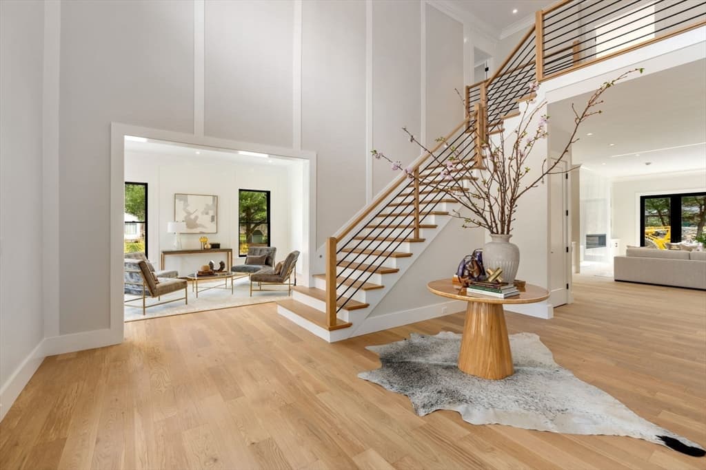 211 Stratford Road photo 3