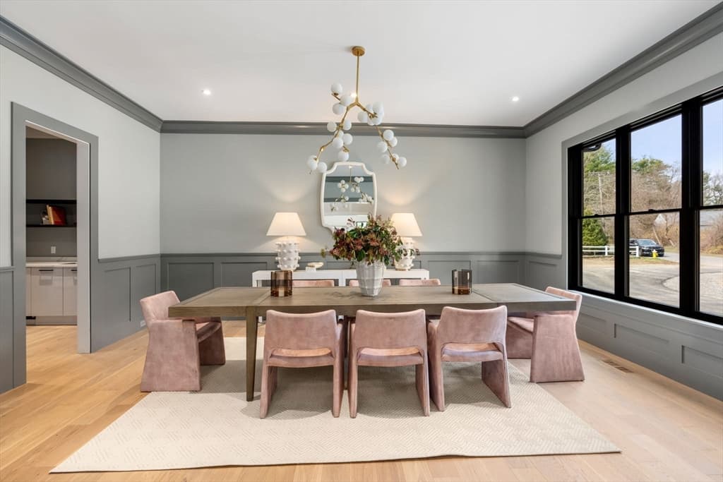 211 Stratford Road photo 5