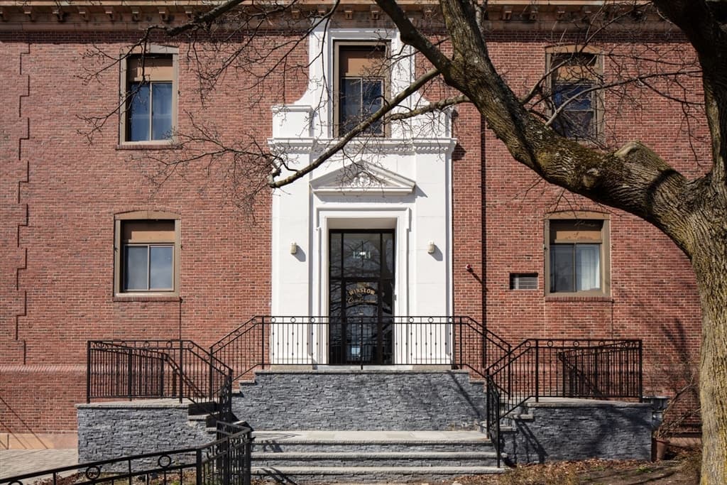 14 Locust St #2C photo 2