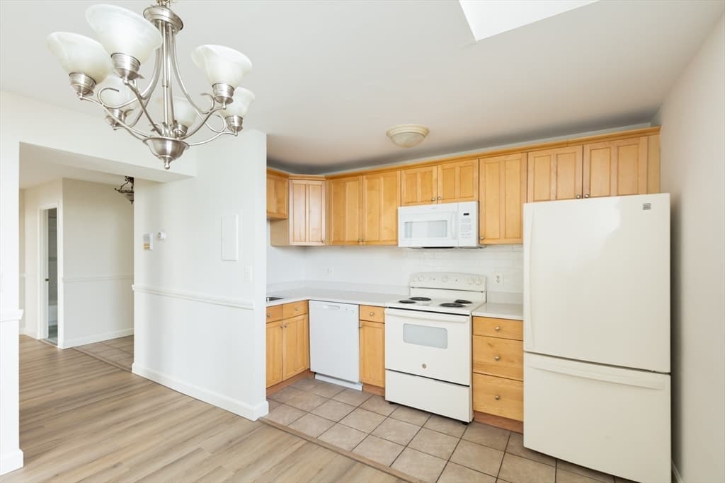 14 Locust St #2C photo 3