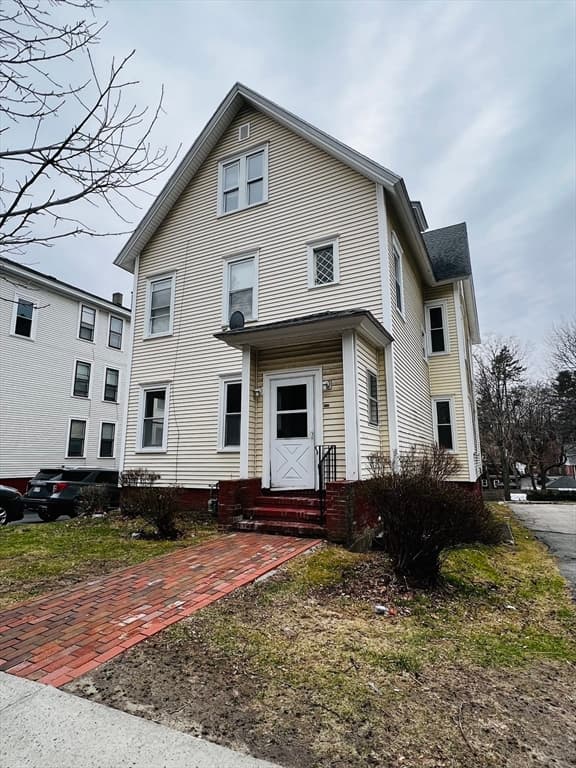 638 Pleasant St #1