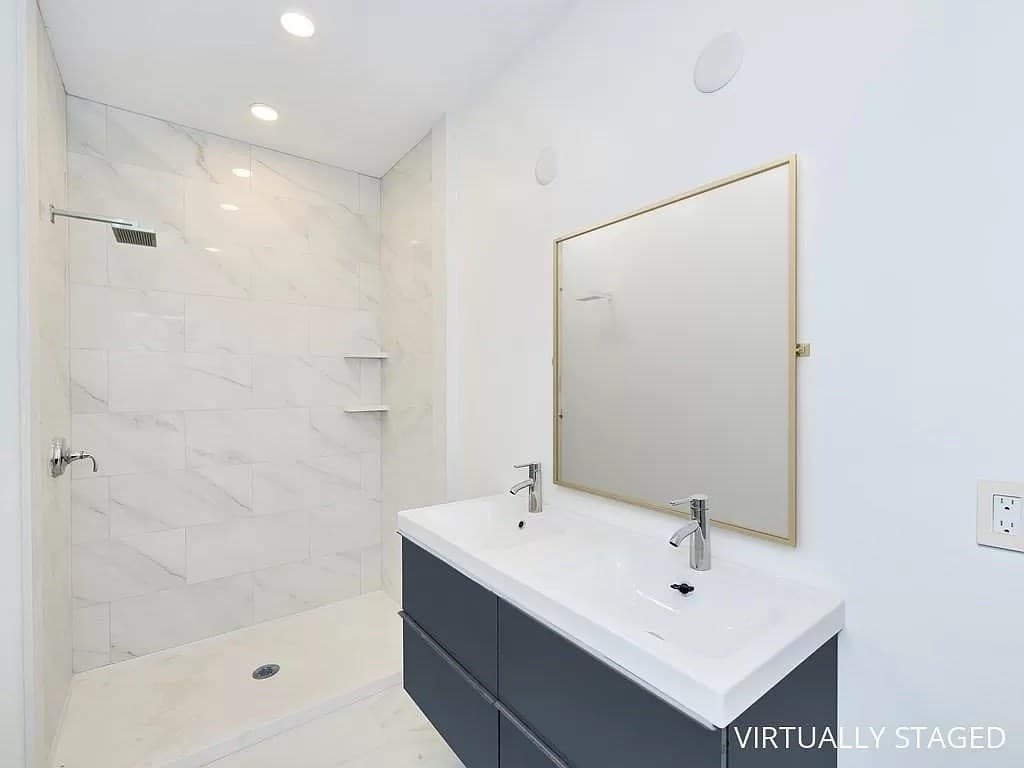 231 Maverick St #7 photo 4