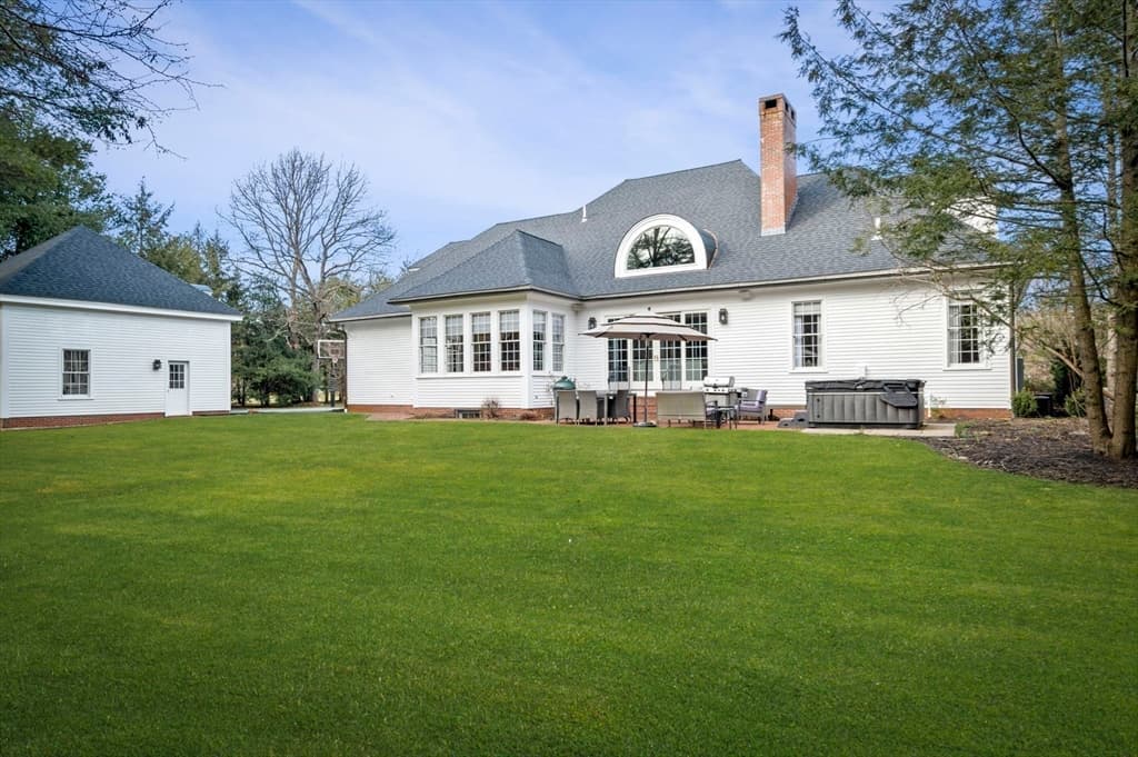 8 Azalea Way photo 2