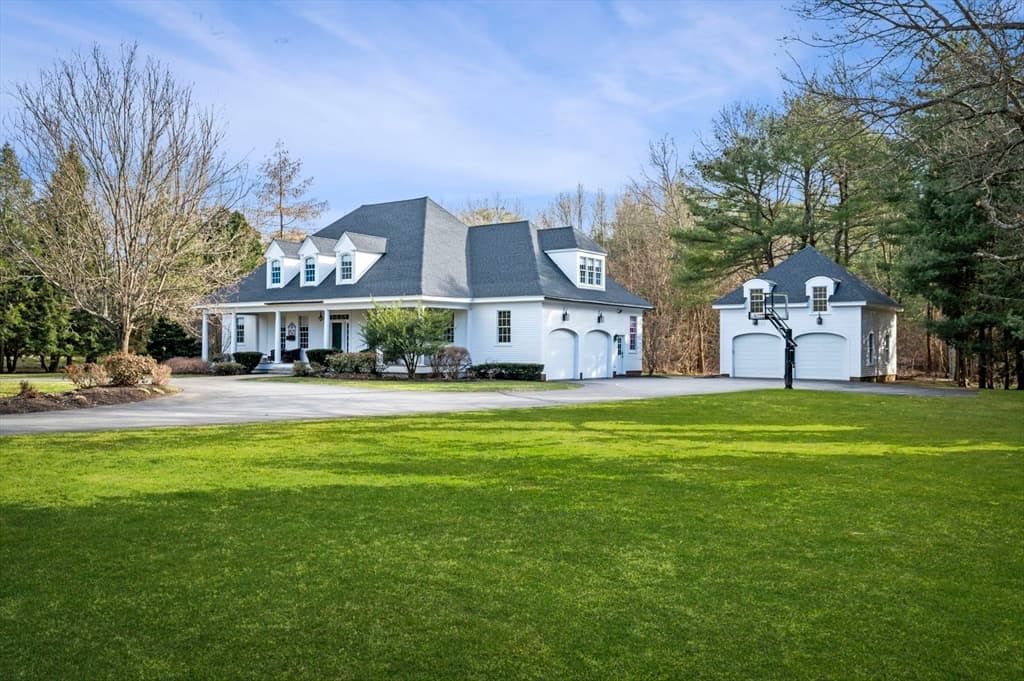 8 Azalea Way