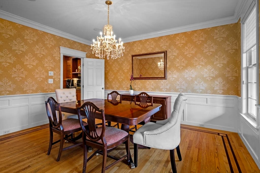 8 Azalea Way photo 5