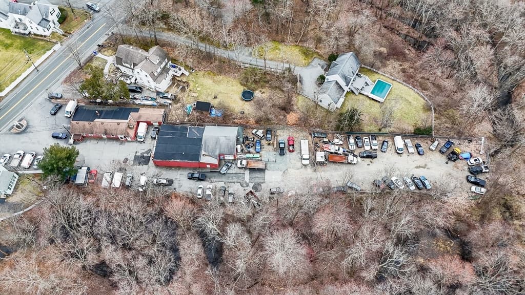112 Haverhill St photo 5