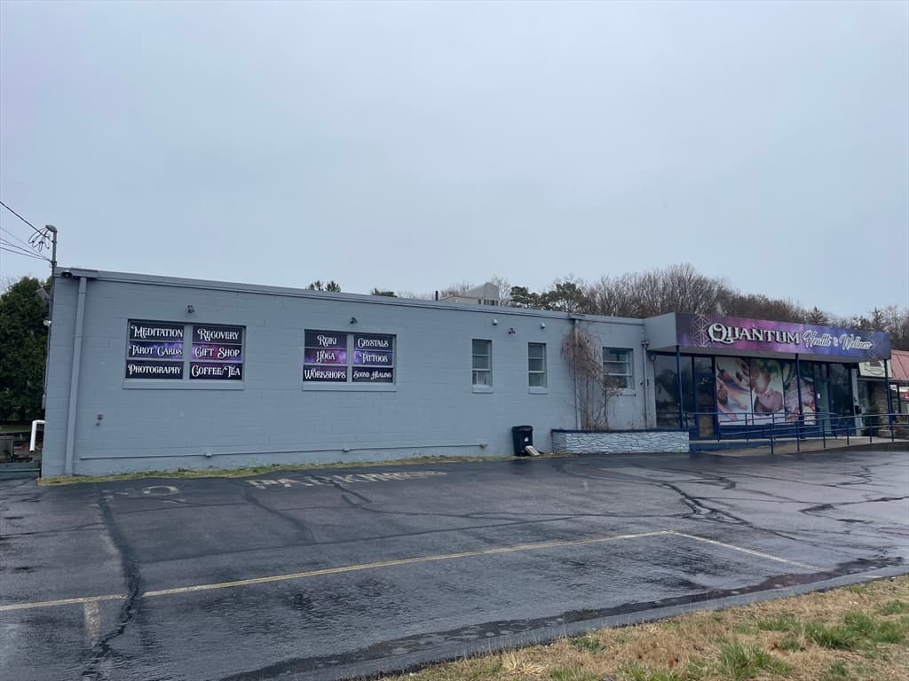 549 Central Ave photo 2