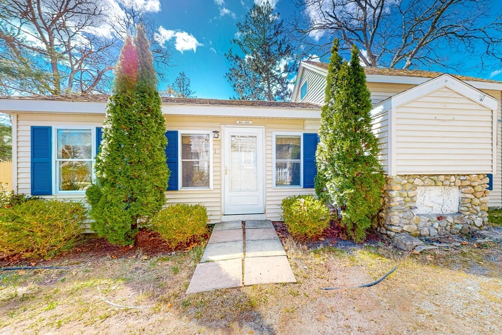 9 Bells Neck Rd #1