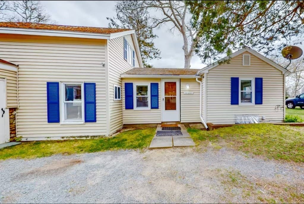 9 Bells Neck Rd #2