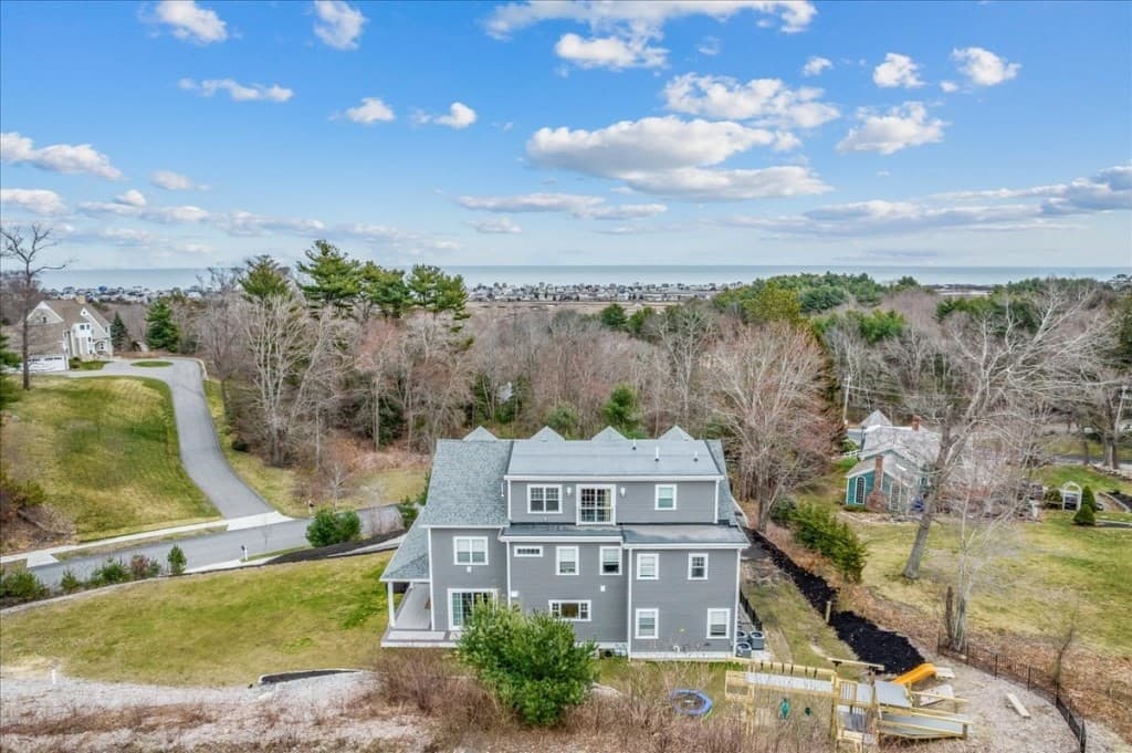 684 Holly Rd photo 5