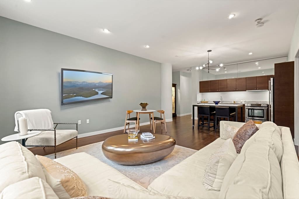 285 Columbus Avenue #207 photo 2