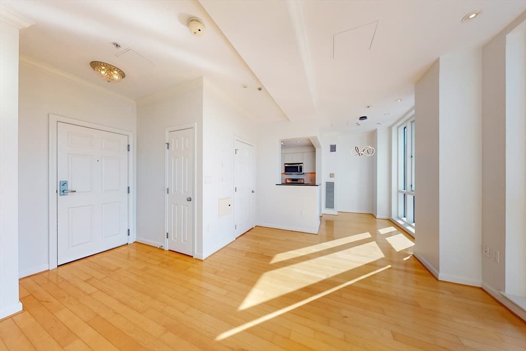 1 Nassau St #2210 photo 3