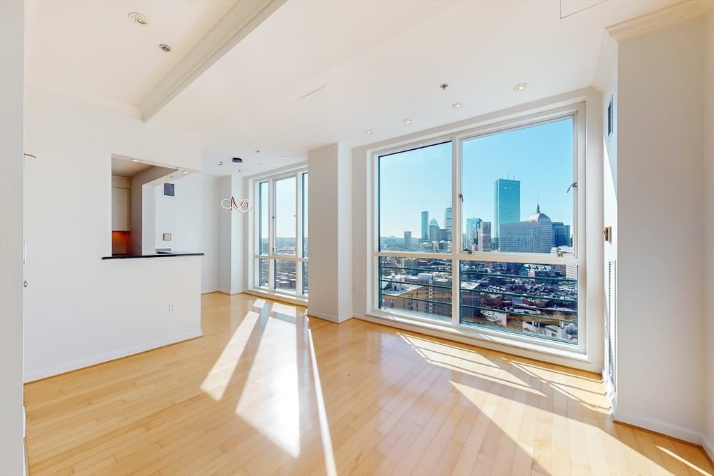 1 Nassau St #2210