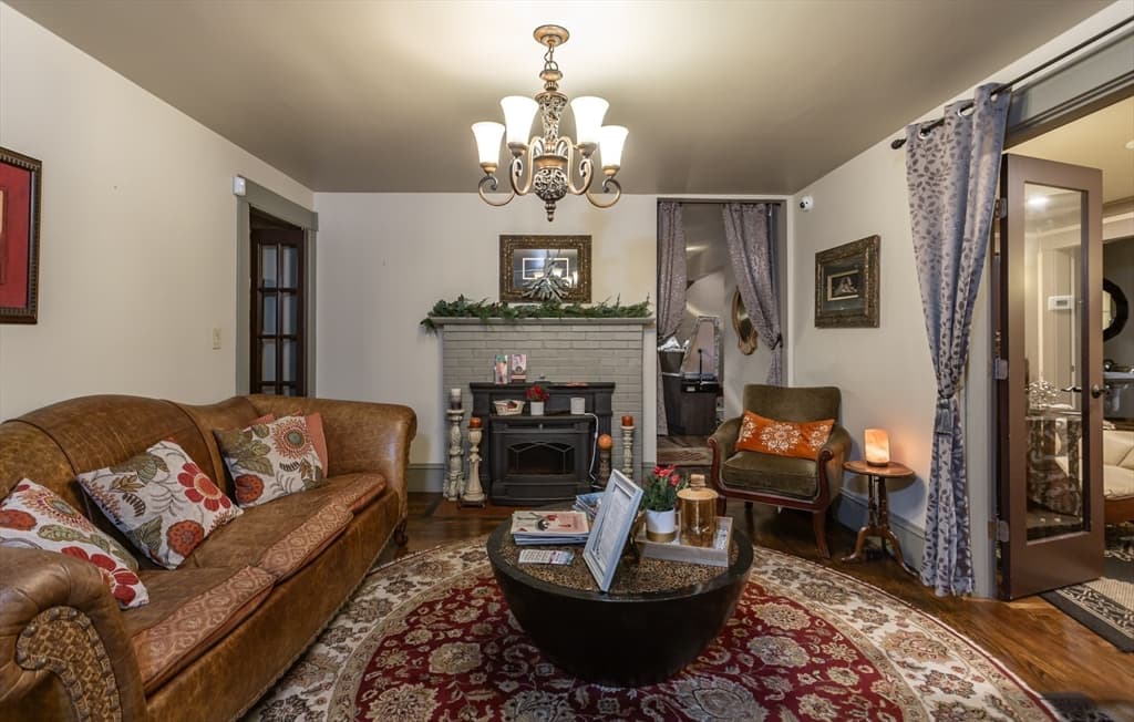 65 Barney Ave photo 2