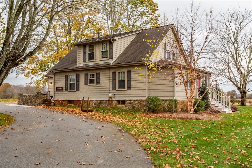 65 Barney Ave photo 3
