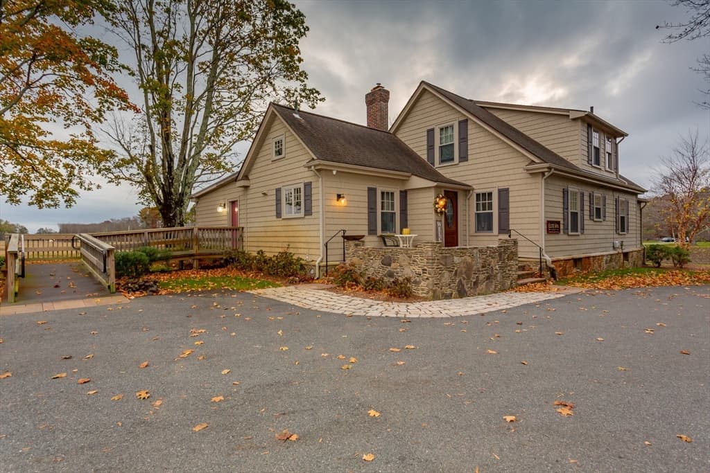 65 Barney Ave photo 5