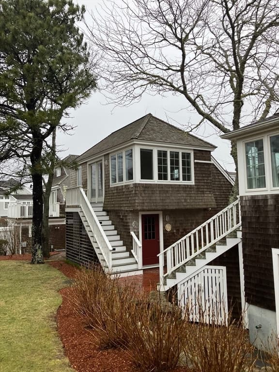 118 Shore Drive West photo 3