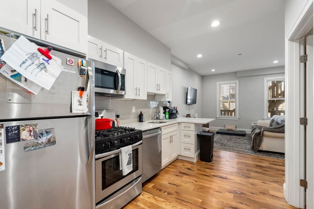 224 Lexington St #1 photo 2