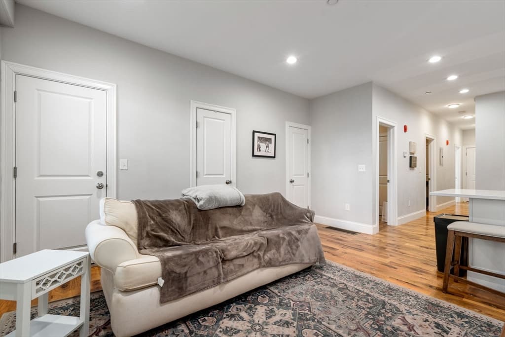 224 Lexington St #1 photo 5