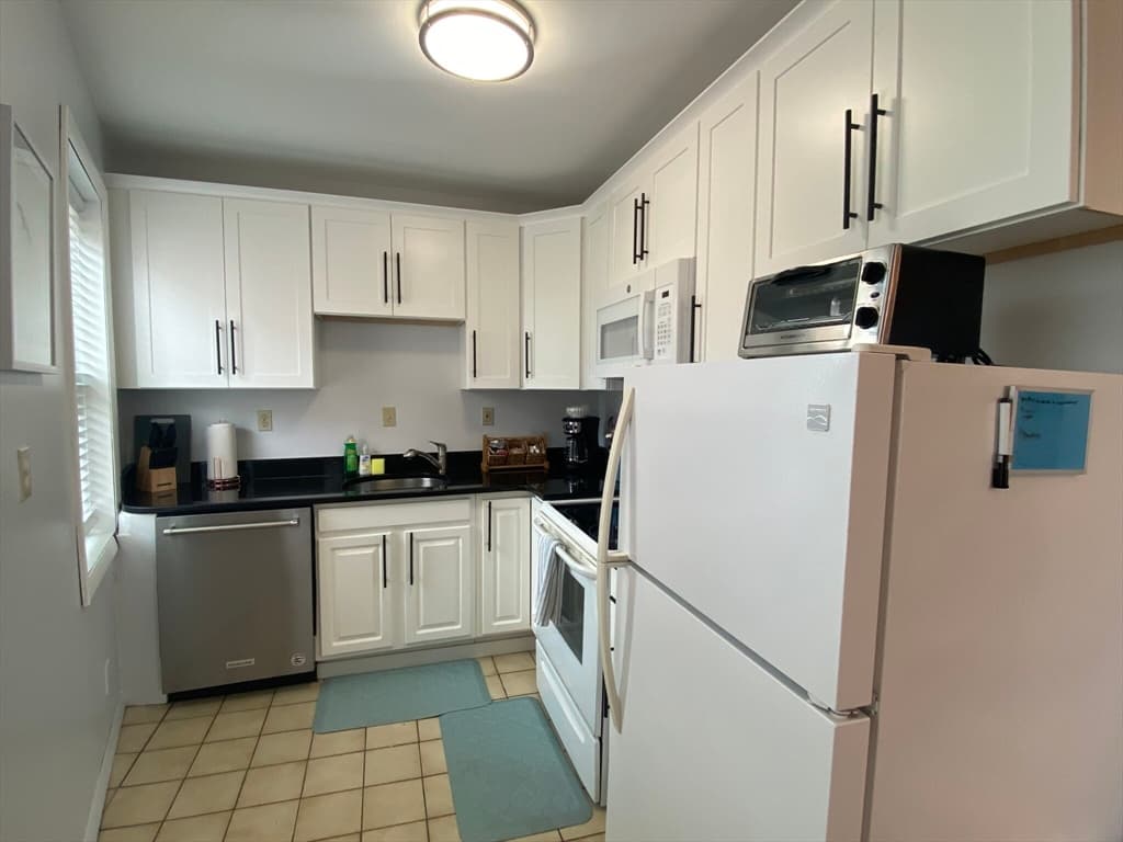 1004-2 Tremont St #Furnished photo 5