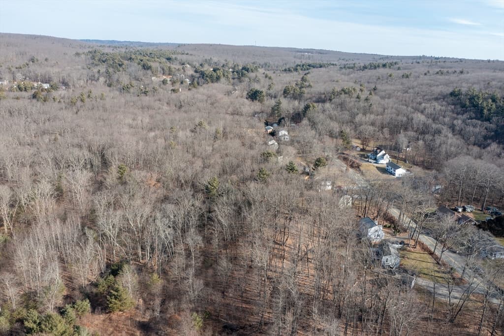 123 Sutton Rd photo 3
