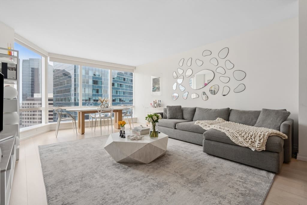 1 Franklin St #2507