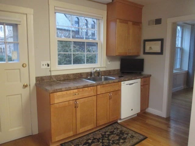 80 Vernon Street photo 3