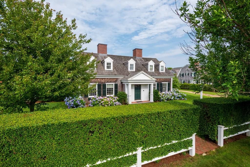 7 Field Club Ln photo 4