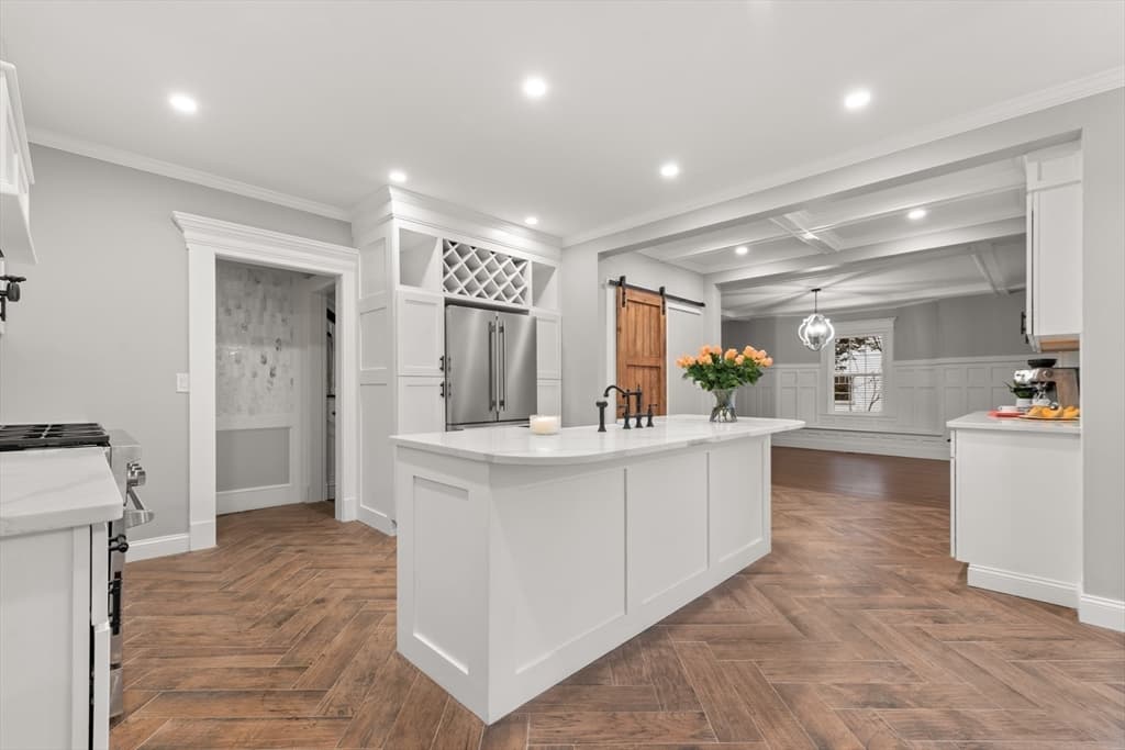 41 Longmeadow photo 5