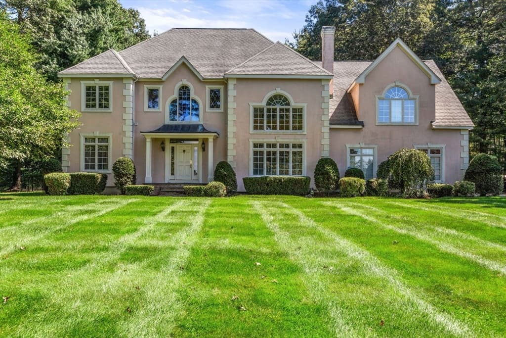 5 Andrea Drive photo 2