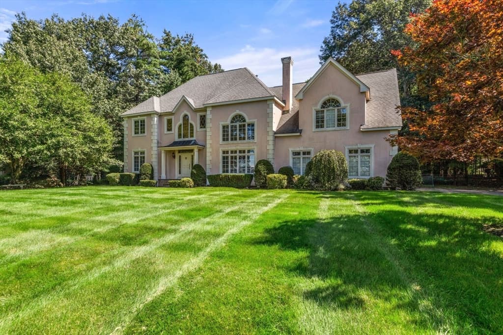 5 Andrea Drive photo 3