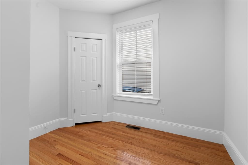 79 Sydney Street #3 photo 4