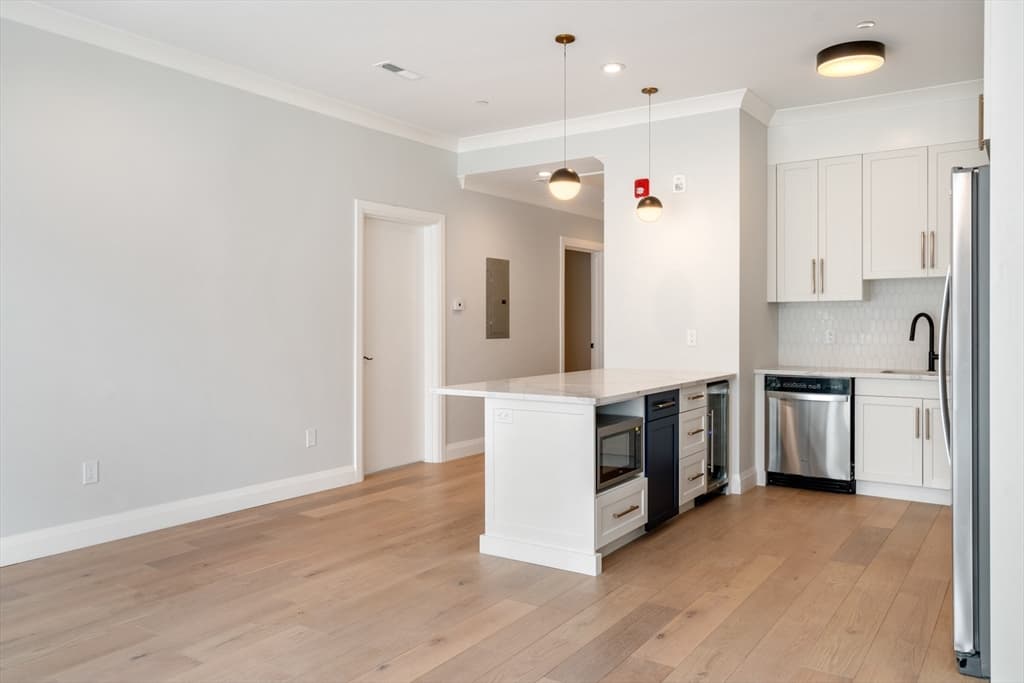 142 Pleasant Street #1 photo 2