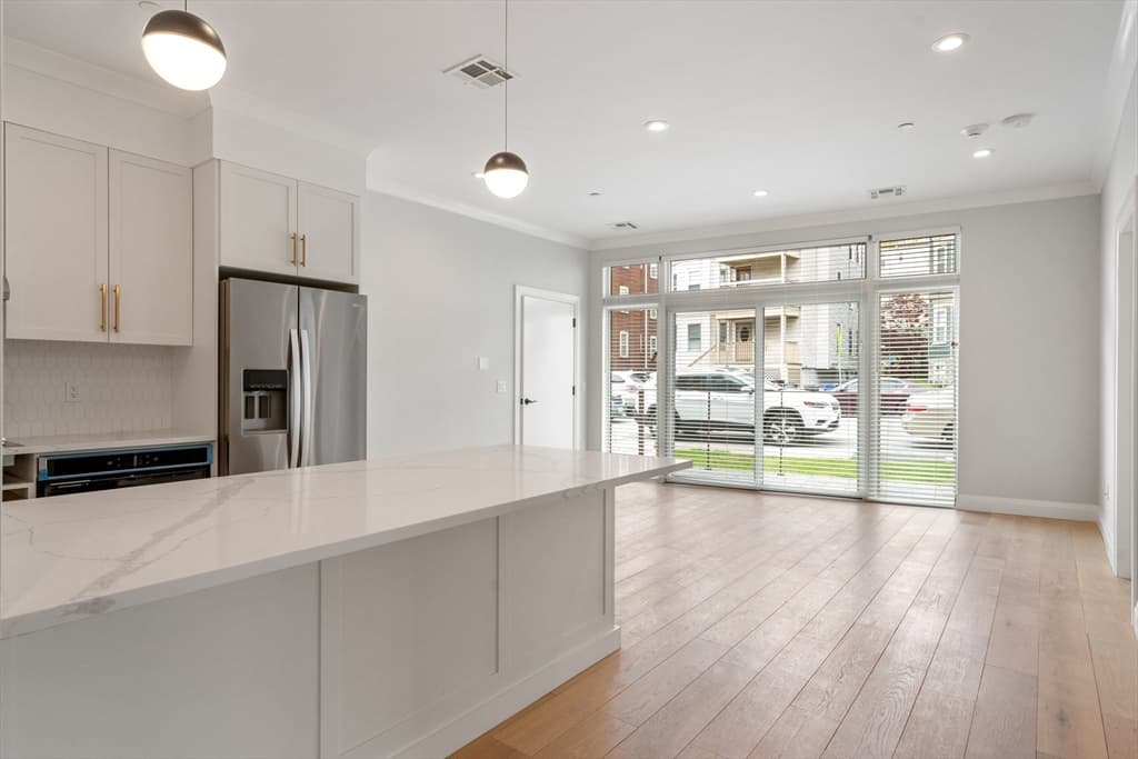142 Pleasant Street #1 photo 3
