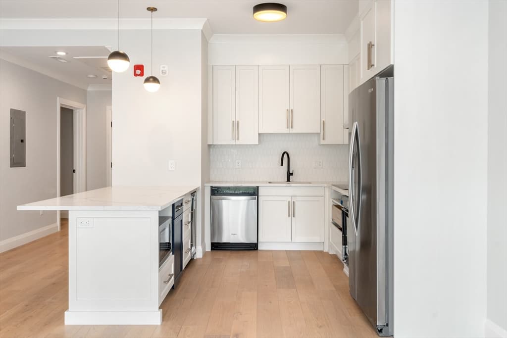 142 Pleasant Street #1 photo 4